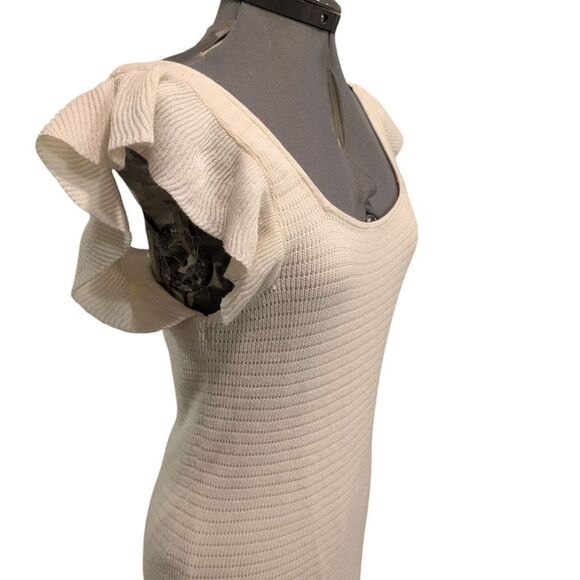 Elegant Cream Knit Dress - Picture 2 of 7